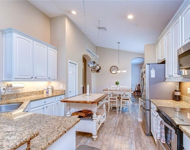 3246 Stonebridge Trail - Photo Thumbnail 11
