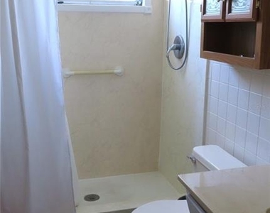 2402 Ecuadorian Way - Photo Thumbnail 20