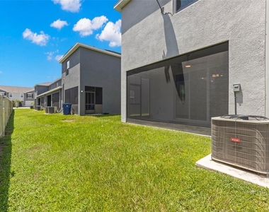 2908 Evergreen Elm Pass - Photo Thumbnail 9
