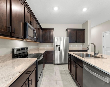 2908 Evergreen Elm Pass - Photo Thumbnail 3