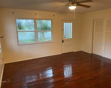 2919 Dartmouth Avenue N - Photo Thumbnail 2