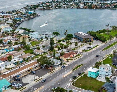 18007 Gulf Boulevard - Photo Thumbnail 17