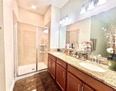 15232 Pacey Cove Drive - Photo Thumbnail 8