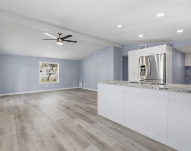 36131 Zinnia Street - Photo Thumbnail 4