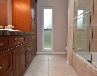 981 Damrosch Street - Photo Thumbnail 31