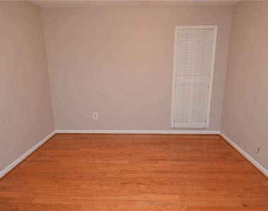 981 Damrosch Street - Photo Thumbnail 24