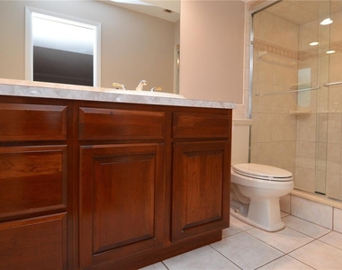 981 Damrosch Street - Photo Thumbnail 60