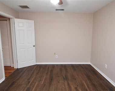 981 Damrosch Street - Photo Thumbnail 41