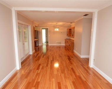 981 Damrosch Street - Photo Thumbnail 20