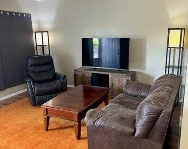 5060 76th Avenue N - Photo Thumbnail 2