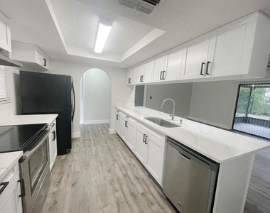 12834 Lake Tree Lane - Photo Thumbnail 4