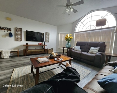 2039 Royal Bay Boulevard - Photo Thumbnail 2
