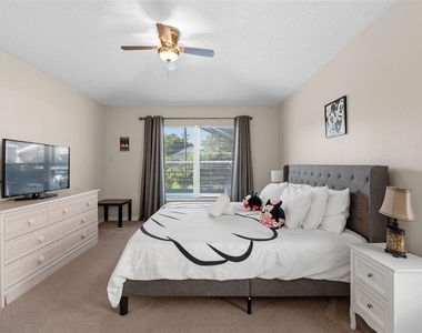 334 Grosvenor Loop - Photo Thumbnail 29
