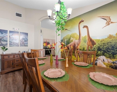 334 Grosvenor Loop - Photo Thumbnail 11
