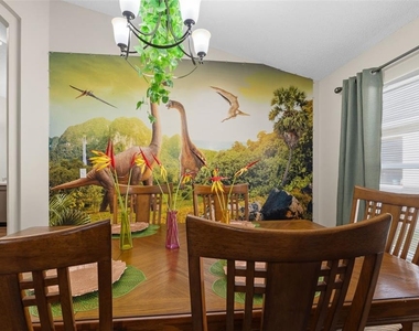 334 Grosvenor Loop - Photo Thumbnail 12