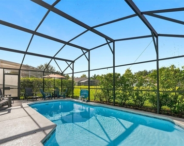 334 Grosvenor Loop - Photo Thumbnail 49