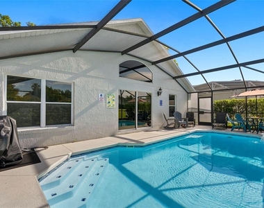 334 Grosvenor Loop - Photo Thumbnail 51
