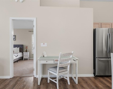 334 Grosvenor Loop - Photo Thumbnail 21