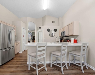 334 Grosvenor Loop - Photo Thumbnail 20