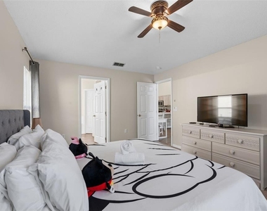 334 Grosvenor Loop - Photo Thumbnail 31
