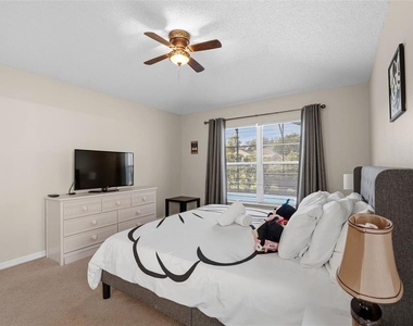 334 Grosvenor Loop - Photo Thumbnail 30
