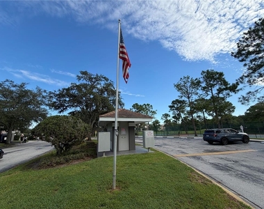 14037 Fairway Island Drive - Photo Thumbnail 24