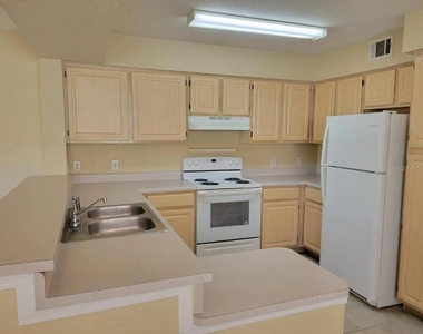 14037 Fairway Island Drive - Photo Thumbnail 6