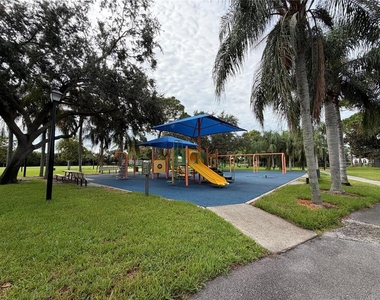 14037 Fairway Island Drive - Photo Thumbnail 33