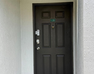 14037 Fairway Island Drive - Photo Thumbnail 2
