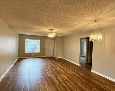 207 Winter Ridge Boulevard - Photo Thumbnail 3