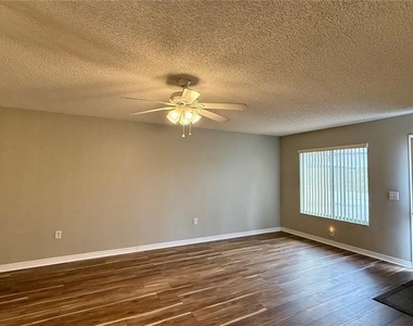 207 Winter Ridge Boulevard - Photo Thumbnail 5