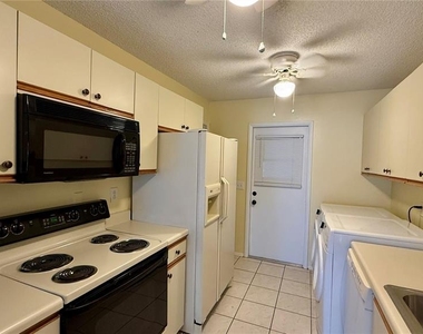 207 Winter Ridge Boulevard - Photo Thumbnail 8