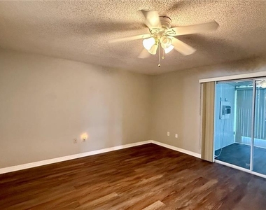 207 Winter Ridge Boulevard - Photo Thumbnail 10
