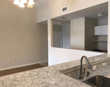 239 Longview Avenue - Photo Thumbnail 4