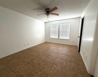6016 Westgate Drive - Photo Thumbnail 4