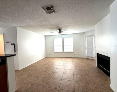6016 Westgate Drive - Photo Thumbnail 3