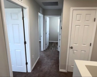 1512 Hummingbird Road - Photo Thumbnail 5