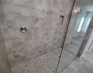 9042 Yonath Street - Photo Thumbnail 21