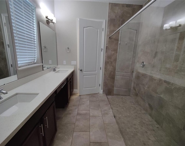 9042 Yonath Street - Photo Thumbnail 18