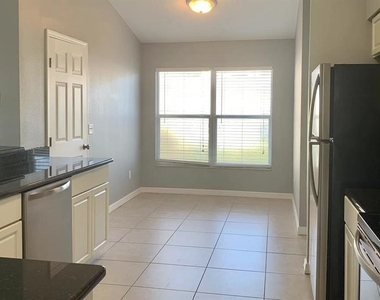 2608 Brookshire Court - Photo Thumbnail 4