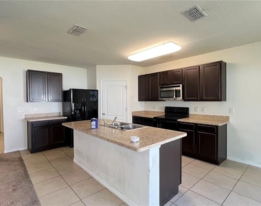 3670 Maidencain Street - Photo Thumbnail 8