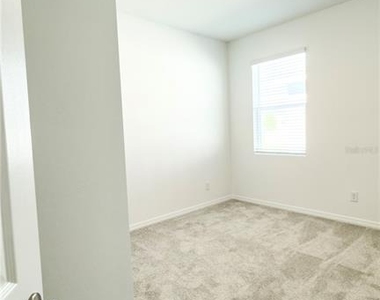 1816 Columbus Path Street - Photo Thumbnail 6