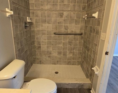 2911 Se 52nd Avenue - Photo Thumbnail 8