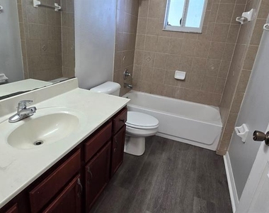 2911 Se 52nd Avenue - Photo Thumbnail 5