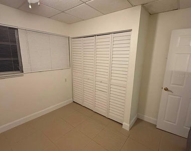 2300 Sw 24th Street - Photo Thumbnail 8