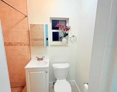 2300 Sw 24th Street - Photo Thumbnail 6