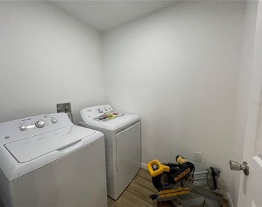 6950 S Aloysia Avenue - Photo Thumbnail 9