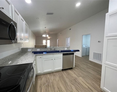 6950 S Aloysia Avenue - Photo Thumbnail 4