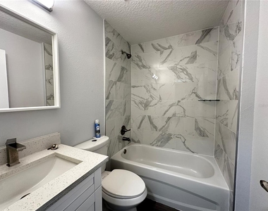 2746 Sw 147th Court - Photo Thumbnail 6