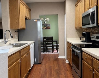 4560 Sw 52nd Circle - Photo Thumbnail 4